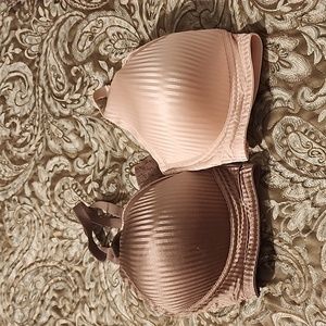 Adrienne Vittadini bras, sz 38C